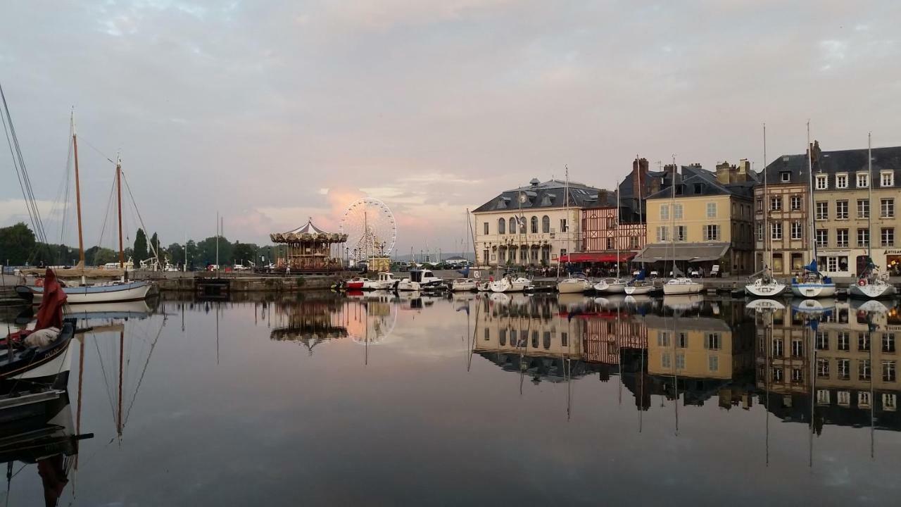 Апартаменты Honfleur Location Экстерьер фото